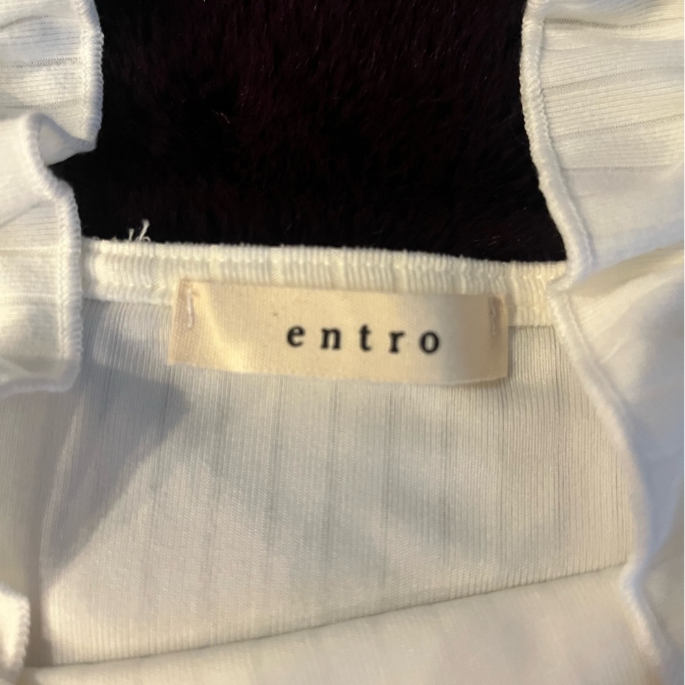 Entro Cream Ruffled Tank Top Size Small - Picture 2 of 3